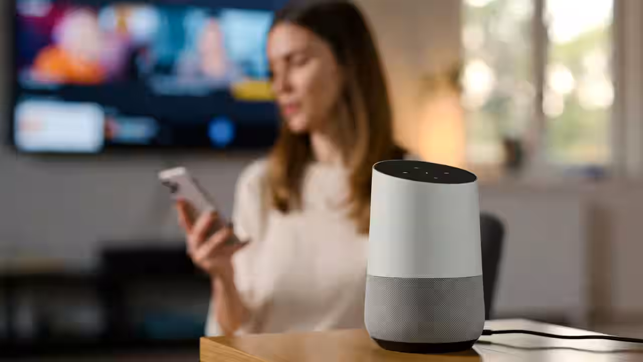 Voice search on a smart speaker — how customers find local businesses today